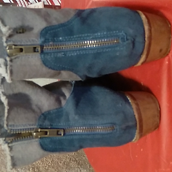 Zadig & Voltaire Teddy blue suede ankle boots. Size 39 EU,8.5 US. - Picture 2 of 5